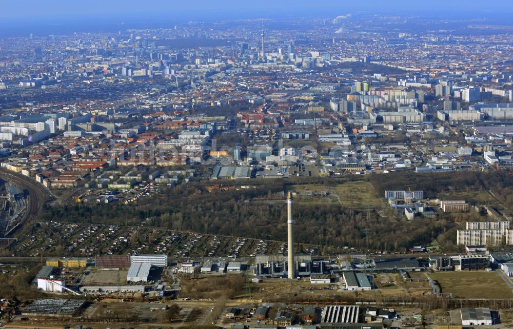 Berlin aus der Vogelperspektive: Baustelle zum Neubau des Heizkraftwerkes - Kraft-Wärme-Kopplungsanlage im Ortsteil Marzahn in Berlin, Deutschland