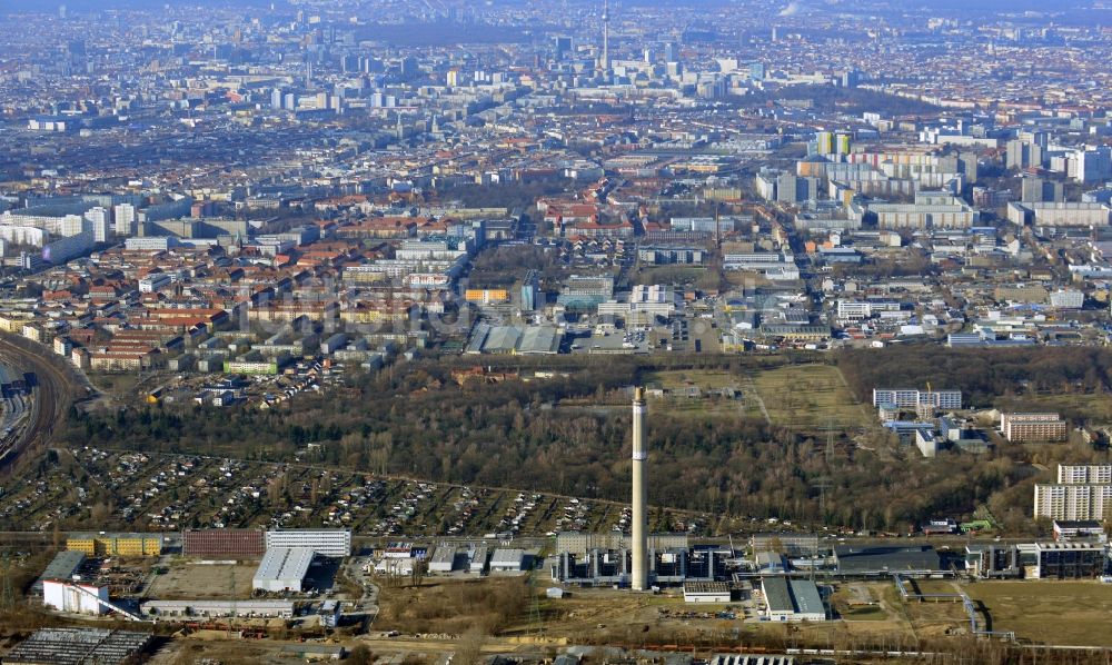 Luftbild Berlin - Baustelle zum Neubau des Heizkraftwerkes - Kraft-Wärme-Kopplungsanlage im Ortsteil Marzahn in Berlin, Deutschland