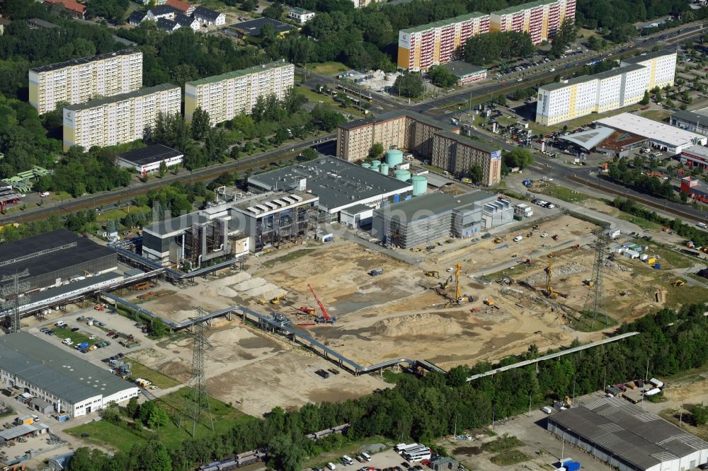 Berlin von oben - Baustelle zum Neubau des Heizkraftwerkes - Kraft-Wärme-Kopplungsanlage im Ortsteil Marzahn in Berlin, Deutschland