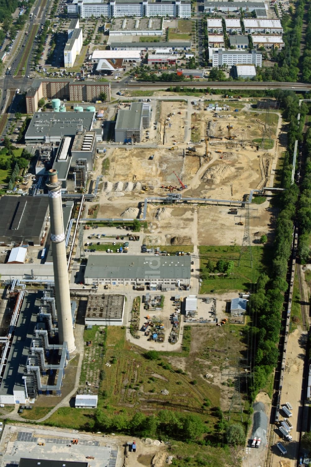 Berlin von oben - Baustelle zum Neubau des Heizkraftwerkes - Kraft-Wärme-Kopplungsanlage im Ortsteil Marzahn in Berlin, Deutschland