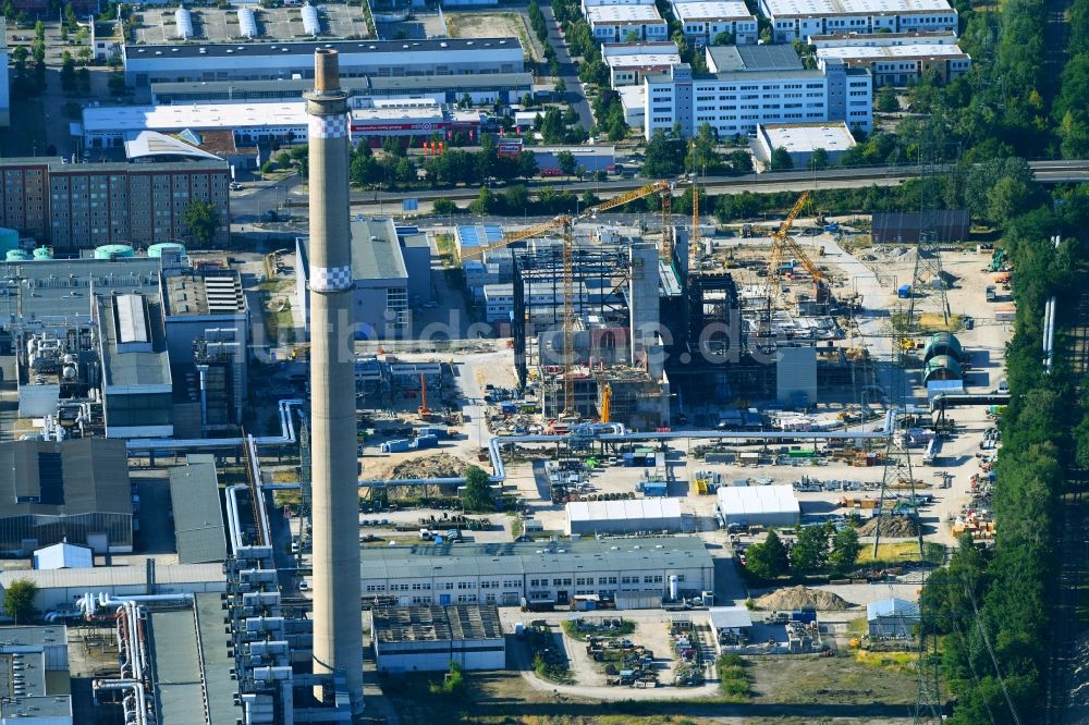 Berlin aus der Vogelperspektive: Baustelle zum Neubau des Heizkraftwerkes - Kraft-Wärme-Kopplungsanlage im Ortsteil Marzahn in Berlin, Deutschland