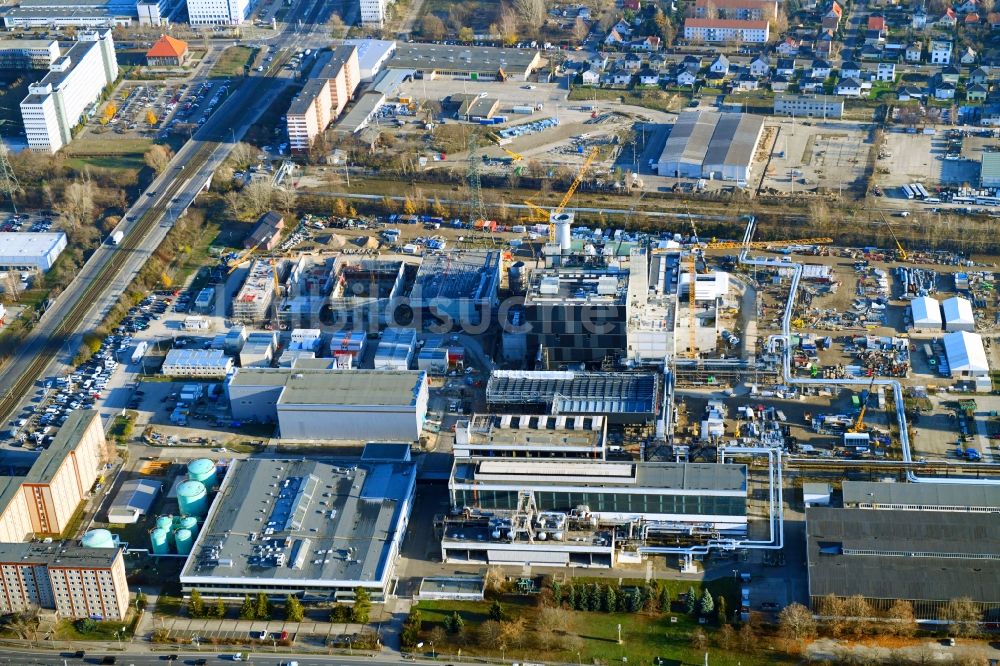 Luftbild Berlin - Baustelle zum Neubau des Heizkraftwerkes - Kraft-Wärme-Kopplungsanlage im Ortsteil Marzahn in Berlin, Deutschland