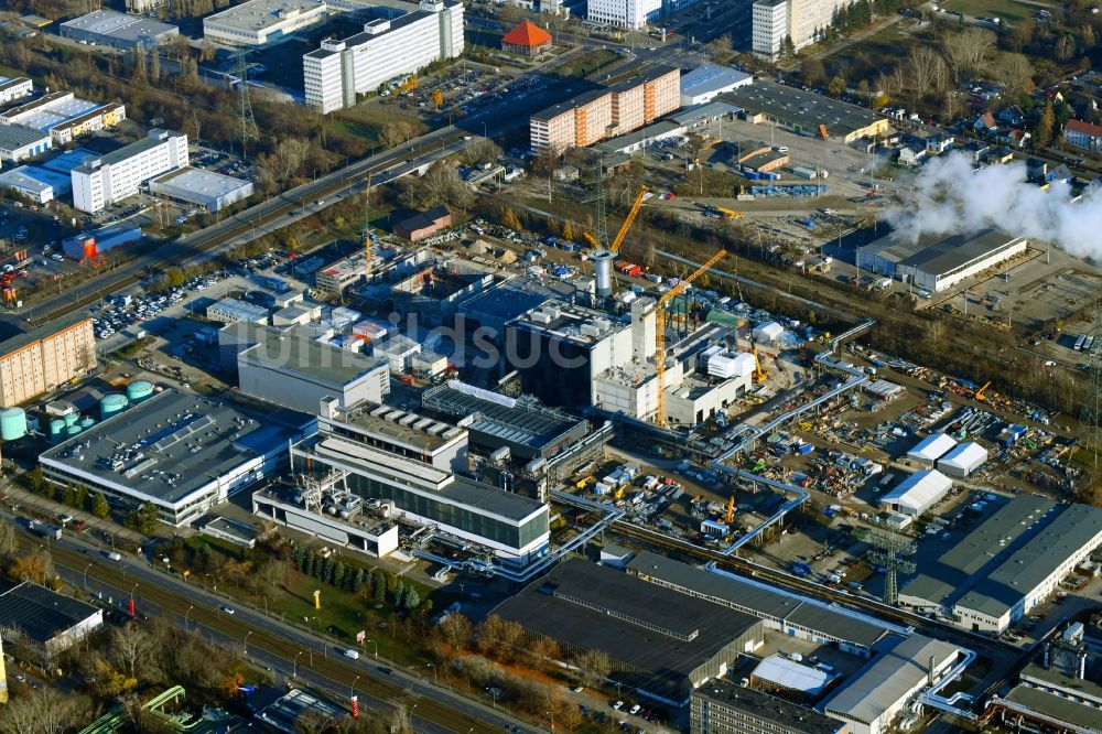 Berlin von oben - Baustelle zum Neubau des Heizkraftwerkes - Kraft-Wärme-Kopplungsanlage im Ortsteil Marzahn in Berlin, Deutschland