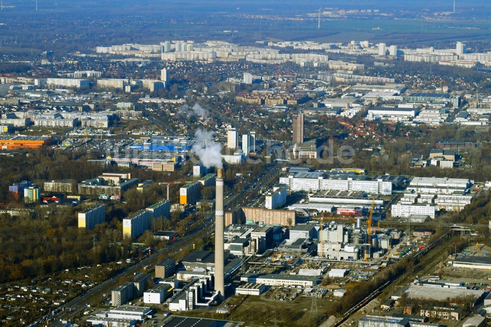 Berlin von oben - Baustelle zum Neubau des Heizkraftwerkes - Kraft-Wärme-Kopplungsanlage im Ortsteil Marzahn in Berlin, Deutschland