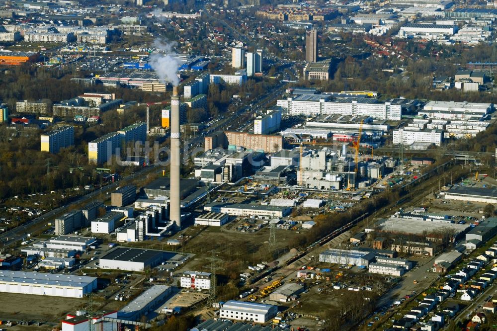 Luftbild Berlin - Baustelle zum Neubau des Heizkraftwerkes - Kraft-Wärme-Kopplungsanlage im Ortsteil Marzahn in Berlin, Deutschland