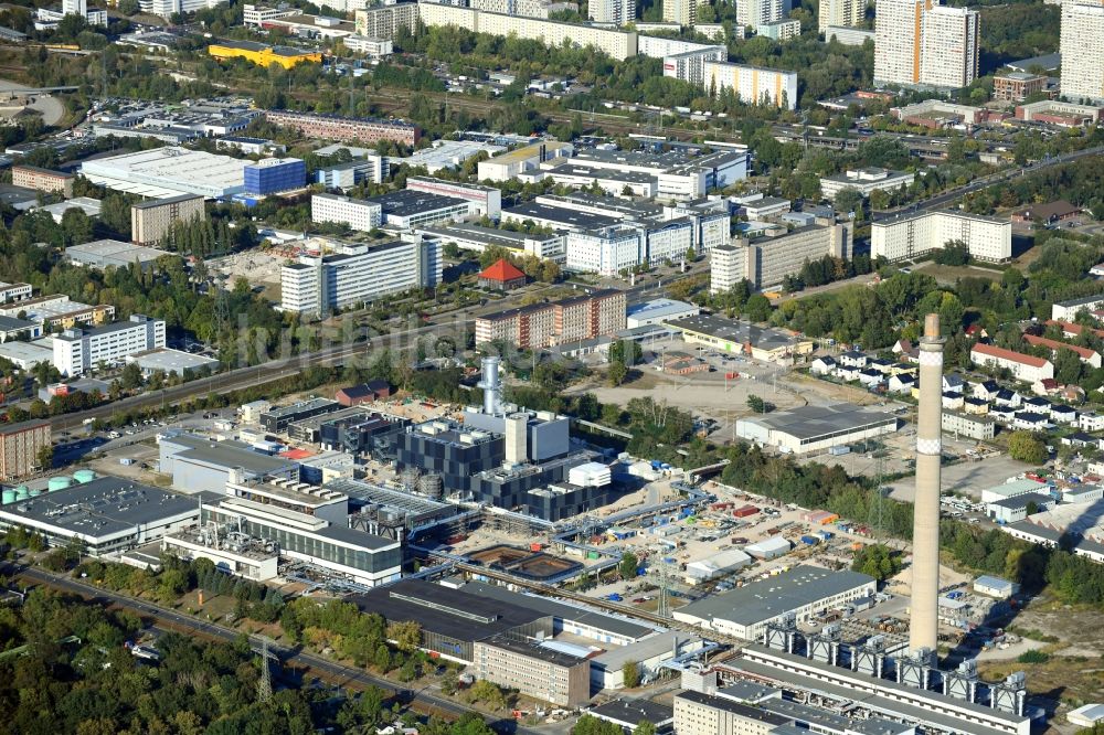 Berlin von oben - Baustelle zum Neubau des Heizkraftwerkes - Kraft-Wärme-Kopplungsanlage im Ortsteil Marzahn in Berlin, Deutschland