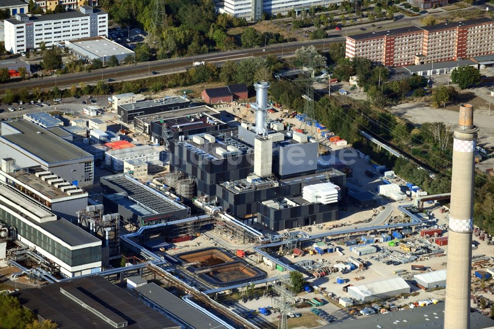 Berlin aus der Vogelperspektive: Baustelle zum Neubau des Heizkraftwerkes - Kraft-Wärme-Kopplungsanlage im Ortsteil Marzahn in Berlin, Deutschland