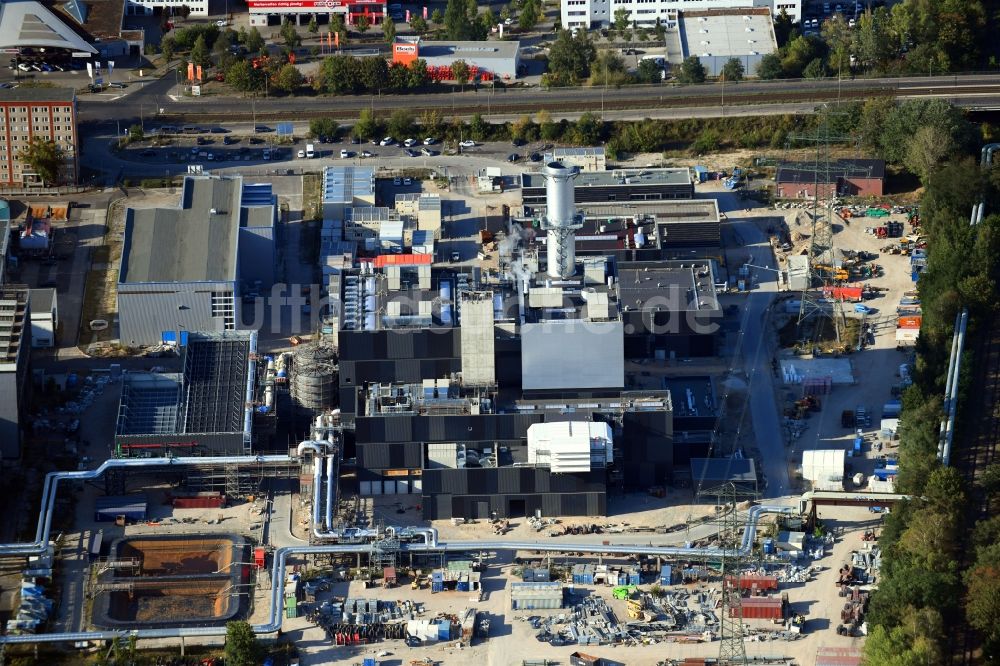 Luftaufnahme Berlin - Baustelle zum Neubau des Heizkraftwerkes - Kraft-Wärme-Kopplungsanlage im Ortsteil Marzahn in Berlin, Deutschland