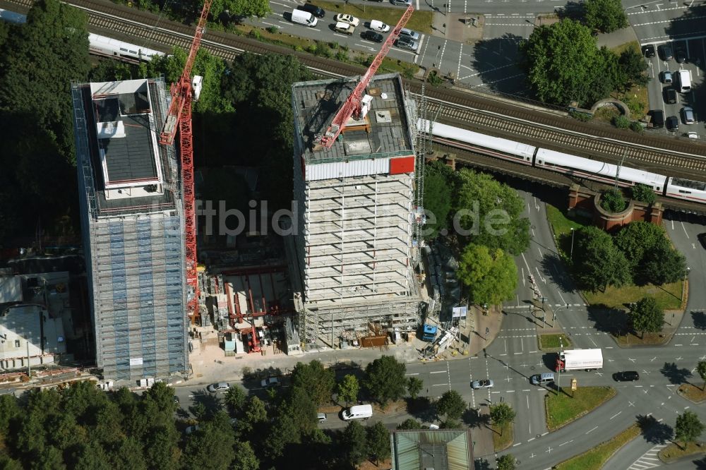 Luftbild Hamburg - Baustelle zum Neubau des Hochhaus- Gebäudekomplexes Bürogebäude Esplace der Becken Development GmbH zwischen Esplanade und Gustav-Mahler-Park in Hamburg