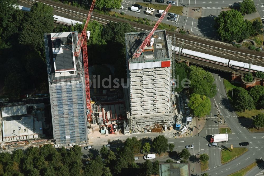 Luftaufnahme Hamburg - Baustelle zum Neubau des Hochhaus- Gebäudekomplexes Bürogebäude Esplace der Becken Development GmbH zwischen Esplanade und Gustav-Mahler-Park in Hamburg