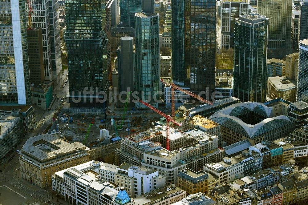 Luftaufnahme Frankfurt am Main - Baustelle zum Neubau des Hochhaus- Gebäudekomplexes FOUR in der Innenstadt in Frankfurt am Main im Bundesland Hessen, Deutschland