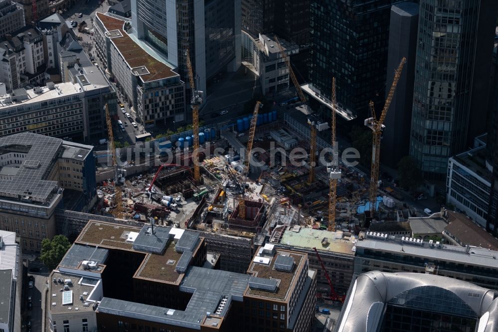 Frankfurt am Main von oben - Baustelle zum Neubau des Hochhaus- Gebäudekomplexes Four an der Junghofstraße in Frankfurt am Main im Bundesland Hessen, Deutschland