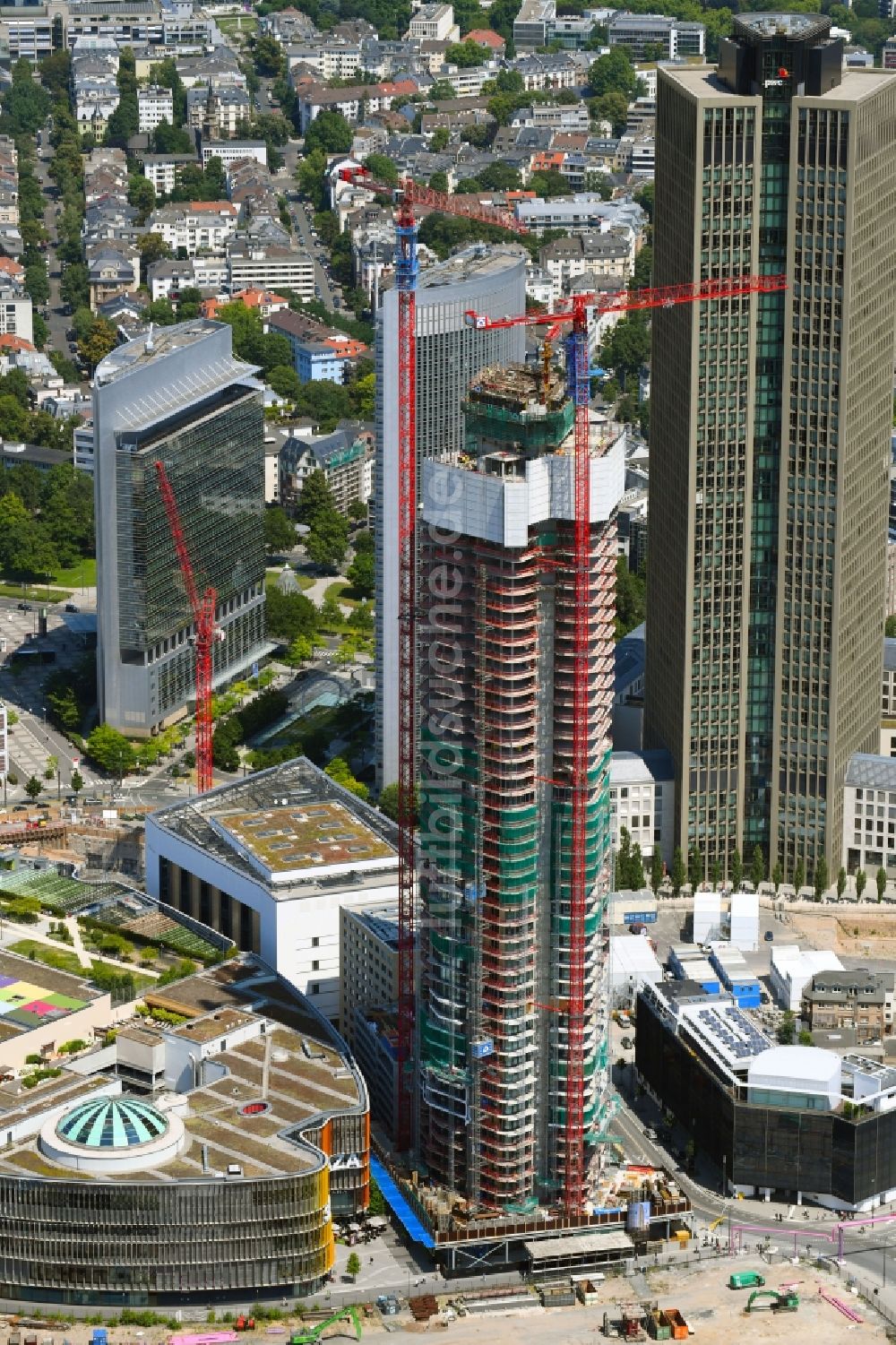 Frankfurt am Main aus der Vogelperspektive: Baustelle zum Neubau des Hochhaus- Gebäudekomplexes der Jones Lang LaSalle Residential Development GmbH in Frankfurt am Main im Bundesland Hessen, Deutschland