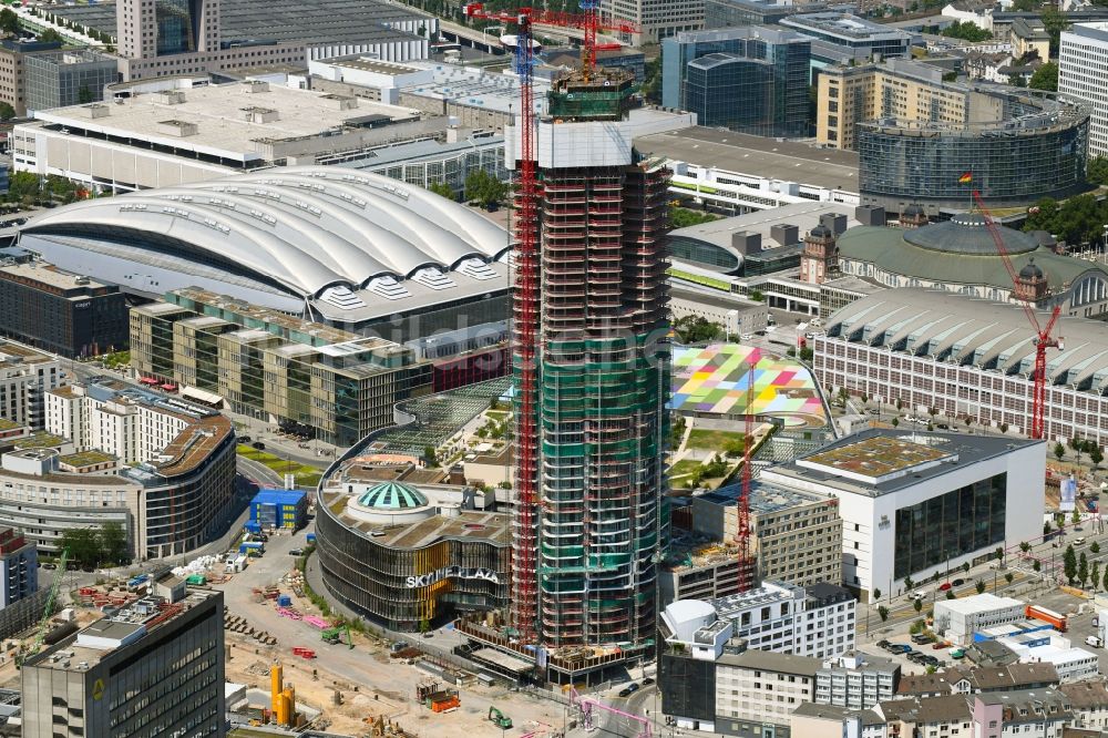 Luftaufnahme Frankfurt am Main - Baustelle zum Neubau des Hochhaus- Gebäudekomplexes der Jones Lang LaSalle Residential Development GmbH in Frankfurt am Main im Bundesland Hessen, Deutschland