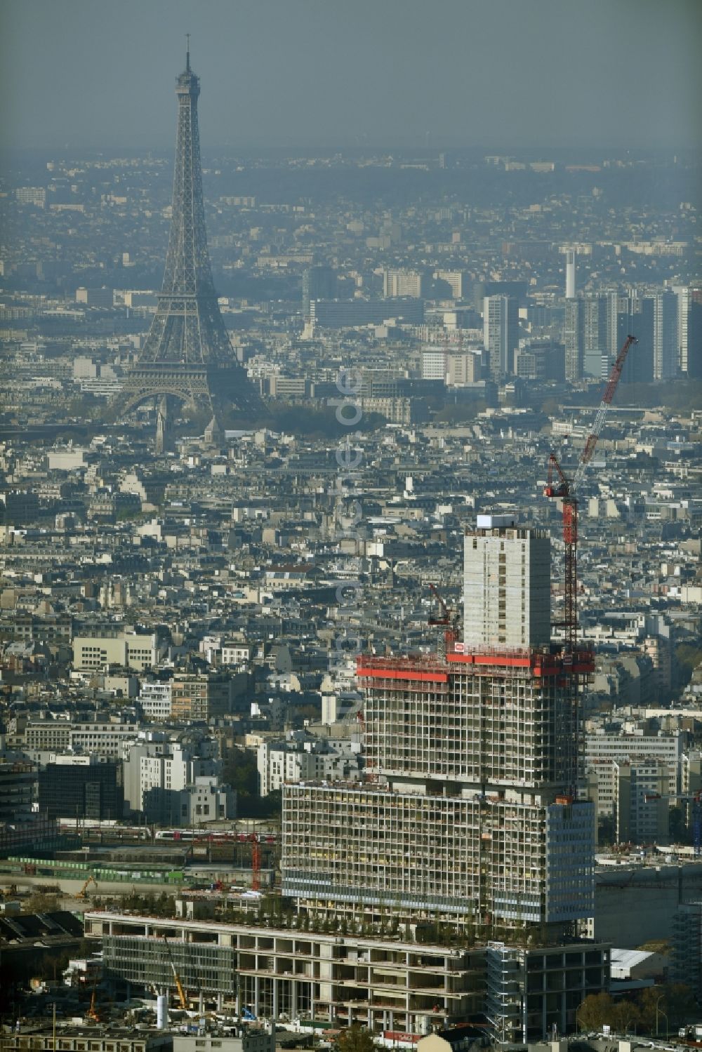 Luftaufnahme Paris - Baustelle zum Neubau des Hochhaus- Gebäudekomplexes des Justiz- Palast T.G.I. Batignolles in Paris in Ile-de-France, Frankreich