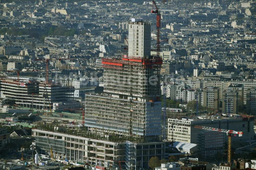 Luftbild Paris - Baustelle zum Neubau des Hochhaus- Gebäudekomplexes des Justiz- Palast T.G.I. Batignolles in Paris in Ile-de-France, Frankreich