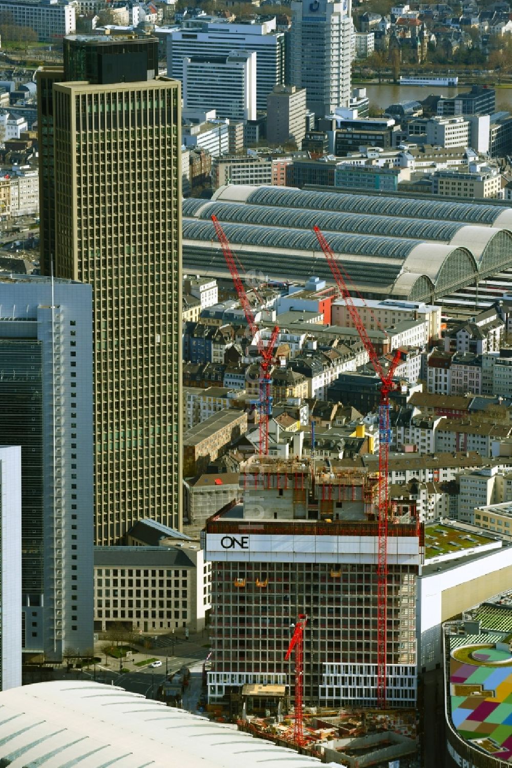 Frankfurt am Main von oben - Baustelle zum Neubau des Hochhaus- Gebäudekomplexes ONE im Ortsteil Gallus in Frankfurt am Main im Bundesland Hessen, Deutschland