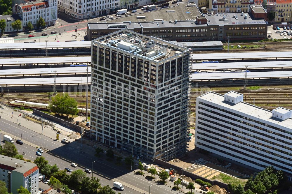 Berlin aus der Vogelperspektive: Baustelle zum Neubau des Hochhaus- Gebäudekomplexes Q218 im Ortsteil Lichtenberg in Berlin, Deutschland