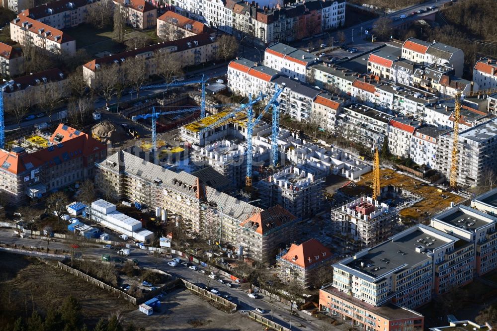 Berlin von oben - Baustelle zum Neubau des Hochhaus- Gebäudekomplexes Wohnpark St. Marien im Ortsteil Neukölln in Berlin, Deutschland