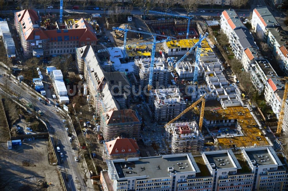 Berlin aus der Vogelperspektive: Baustelle zum Neubau des Hochhaus- Gebäudekomplexes Wohnpark St. Marien im Ortsteil Neukölln in Berlin, Deutschland