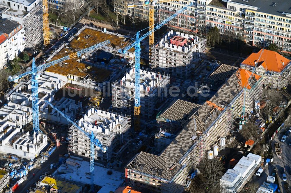 Luftaufnahme Berlin - Baustelle zum Neubau des Hochhaus- Gebäudekomplexes Wohnpark St. Marien im Ortsteil Neukölln in Berlin, Deutschland