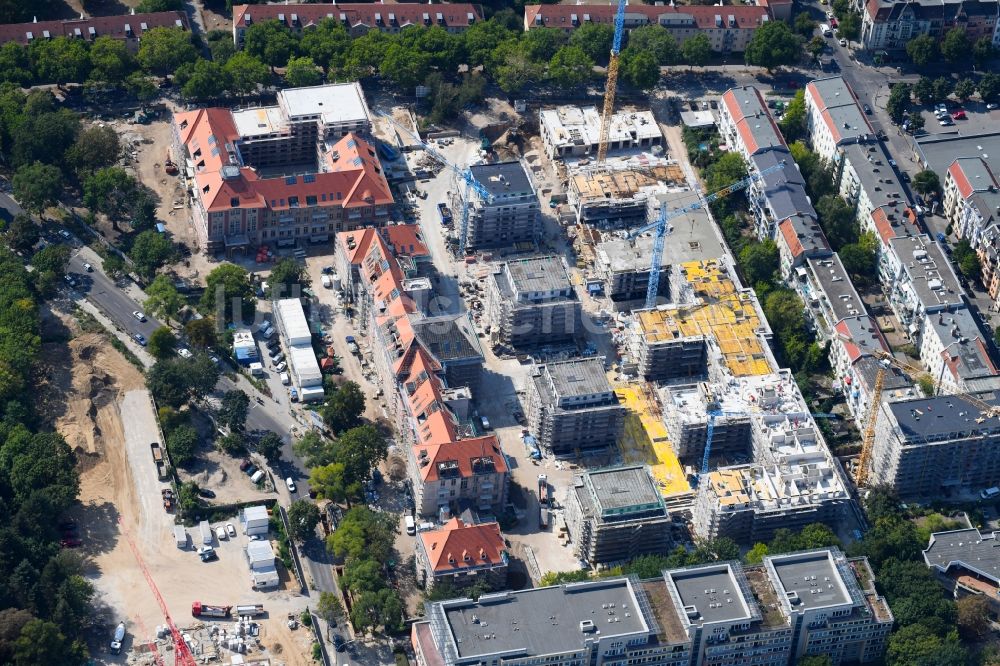 Luftaufnahme Berlin - Baustelle zum Neubau des Hochhaus- Gebäudekomplexes Wohnpark St. Marien im Ortsteil Neukölln in Berlin, Deutschland