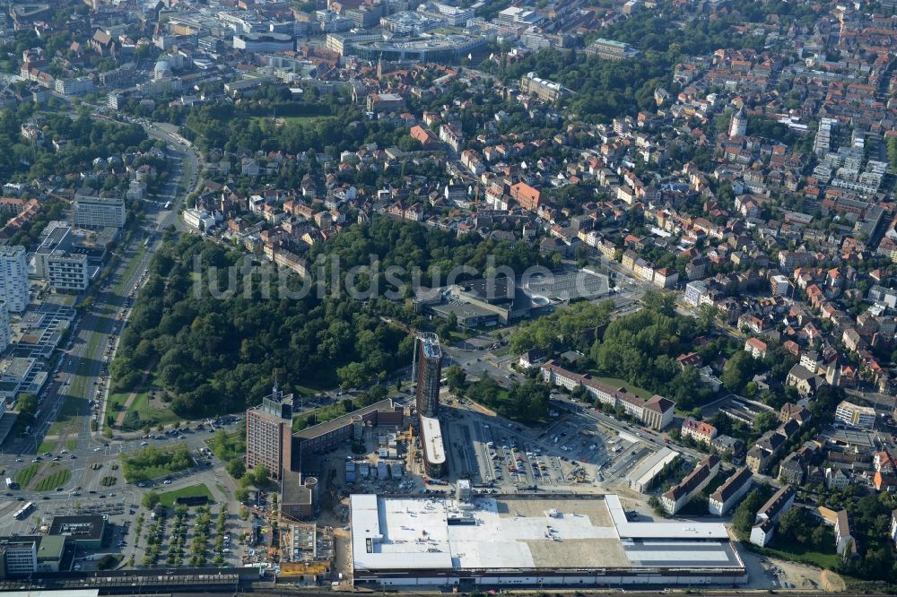 Braunschweig aus der Vogelperspektive: Baustelle zum Neubau des Hochhauses am BRAWOPARK der Volksbank in Braunschweig im Bundesland Niedersachsen