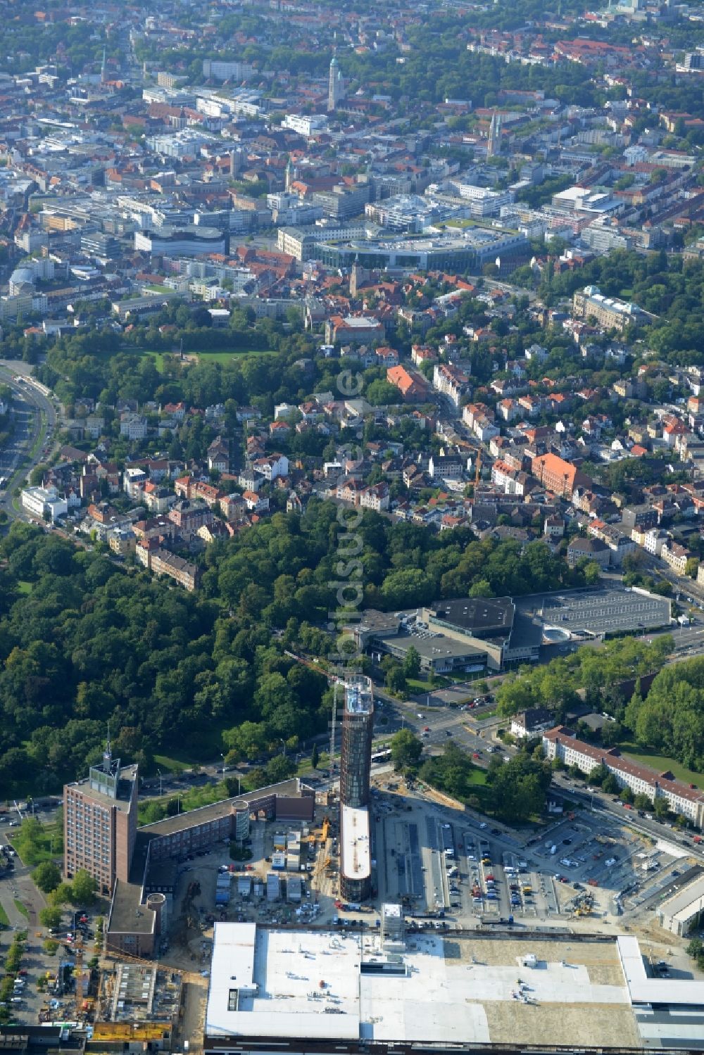 Luftbild Braunschweig - Baustelle zum Neubau des Hochhauses am BRAWOPARK der Volksbank in Braunschweig im Bundesland Niedersachsen