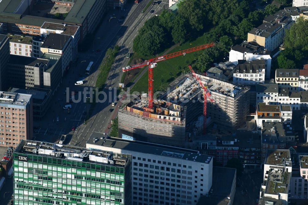 Hamburg aus der Vogelperspektive: Baustelle zum Neubau der Hotelanlage Adenauerallee Ecke Lindenstraße im Ortsteil St. Georg in Hamburg, Deutschland