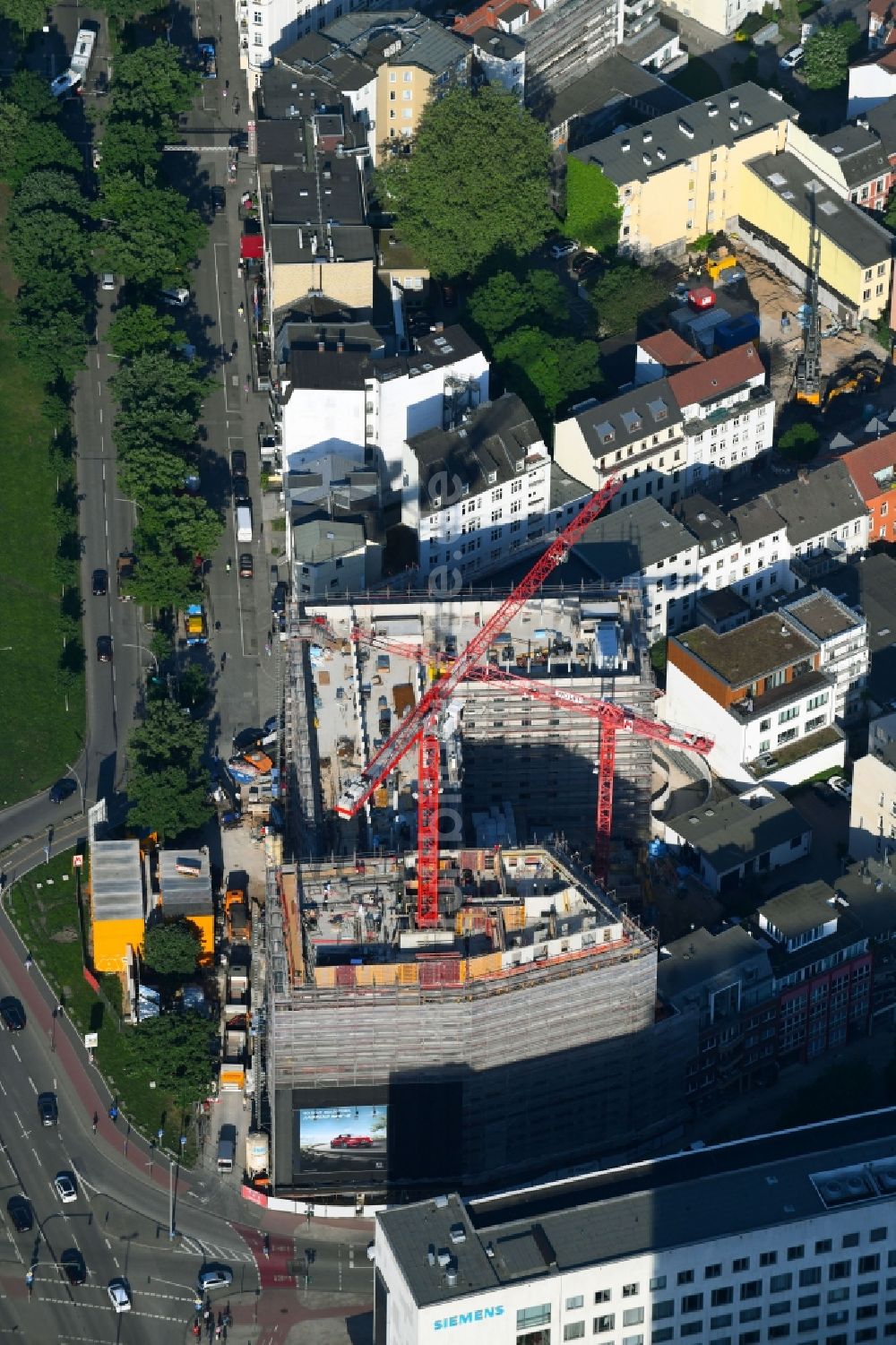 Luftbild Hamburg - Baustelle zum Neubau der Hotelanlage Adenauerallee Ecke Lindenstraße im Ortsteil St. Georg in Hamburg, Deutschland