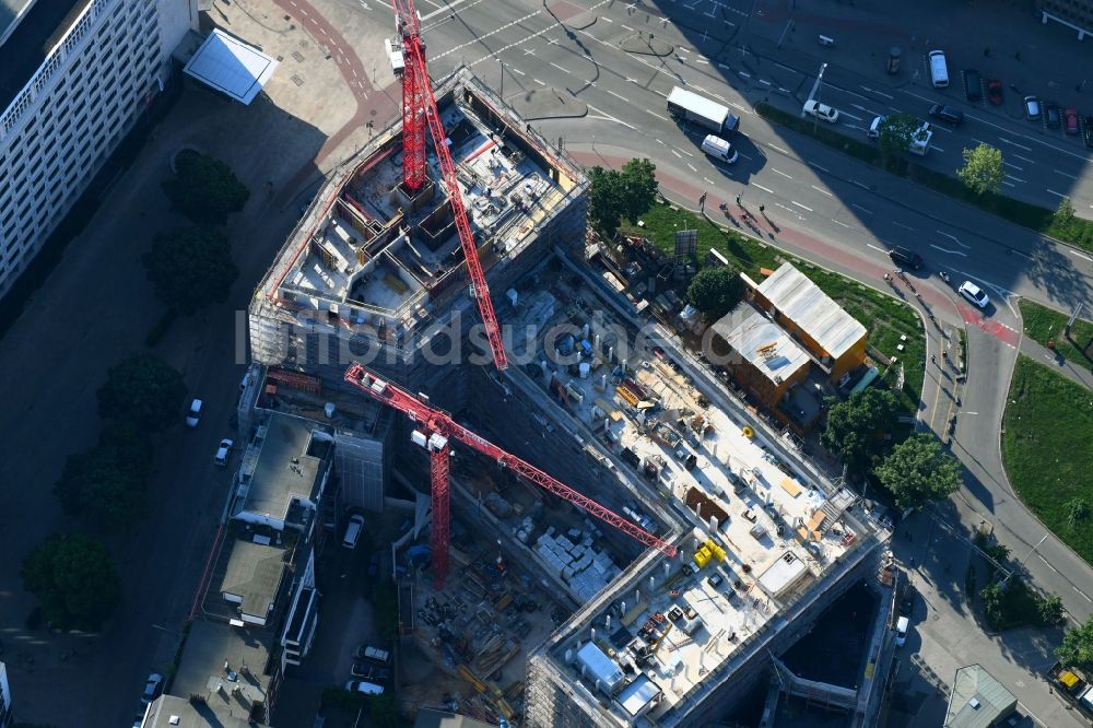 Luftaufnahme Hamburg - Baustelle zum Neubau der Hotelanlage Adenauerallee Ecke Lindenstraße im Ortsteil St. Georg in Hamburg, Deutschland