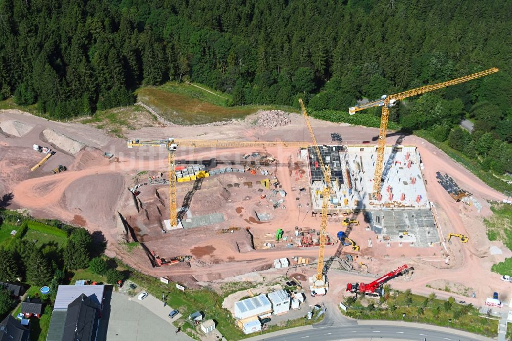 Luftaufnahme Oberhof - Baustelle zum Neubau der Hotelanlage des The Grand Green - Familux Resort an der Tambacher Straße in Oberhof im Bundesland Thüringen, Deutschland