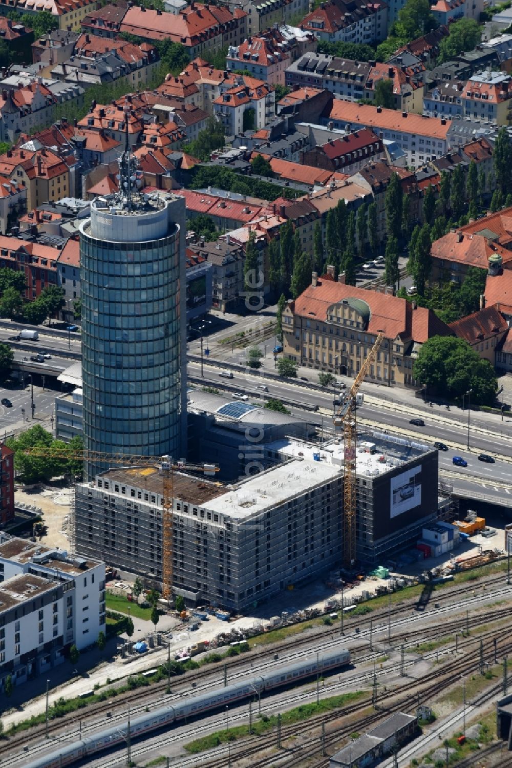 München aus der Vogelperspektive: Baustelle zum Neubau der Hotelanlage des Hilton Munich City an der Landsberger Straße im Ortsteil Neuhausen-Nymphenburg in München im Bundesland Bayern, Deutschland