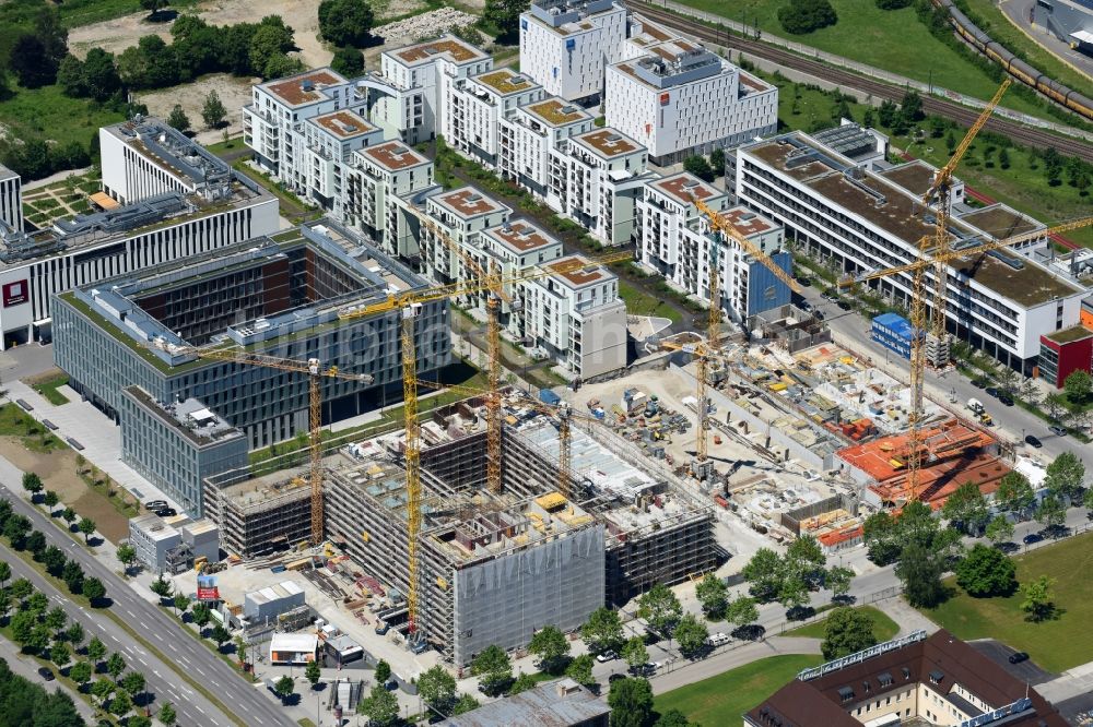 München von oben - Baustelle zum Neubau der Hotelanlage H2 Hotel München Olympiapark an der Moosacher Straße im Ortsteil Milbertshofen-Am Hart in München im Bundesland Bayern, Deutschland