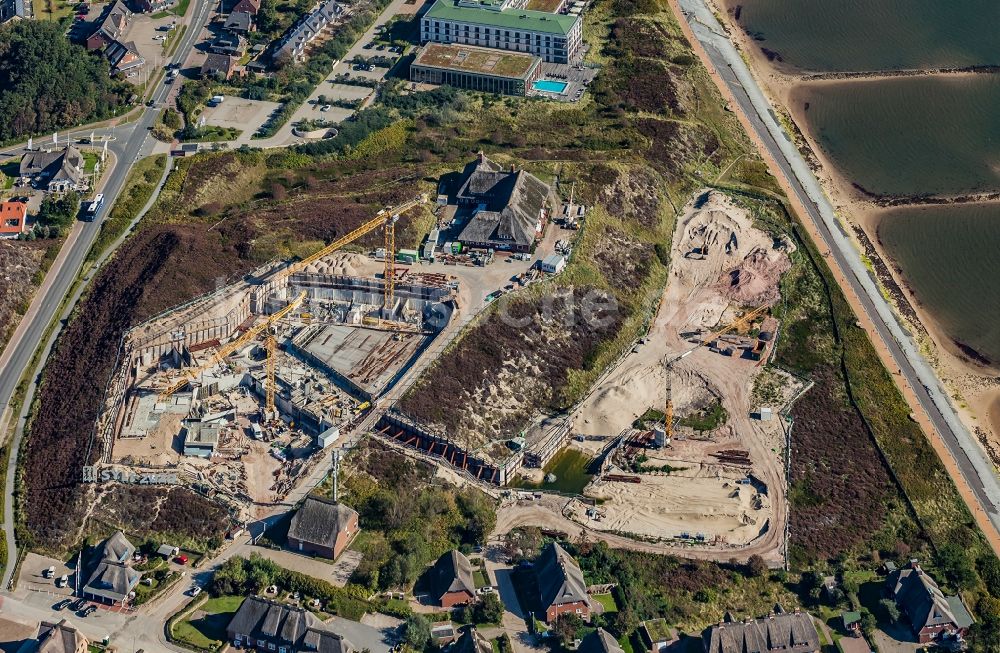 List von oben - Baustelle zum Neubau der Hotelanlage Lanserhof auf der Insel Sylt im Bundesland Schleswig-Holstein, Deutschland