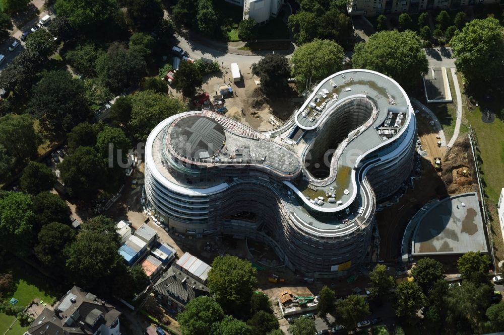 Hamburg aus der Vogelperspektive: Baustelle zum Neubau der Hotelanlage Luxushotel The Fontenay an der Außenalster im Stadtteil Rotherbaum in Hamburg