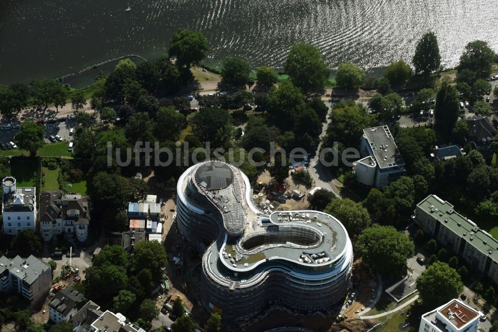 Luftbild Hamburg - Baustelle zum Neubau der Hotelanlage Luxushotel The Fontenay an der Außenalster im Stadtteil Rotherbaum in Hamburg