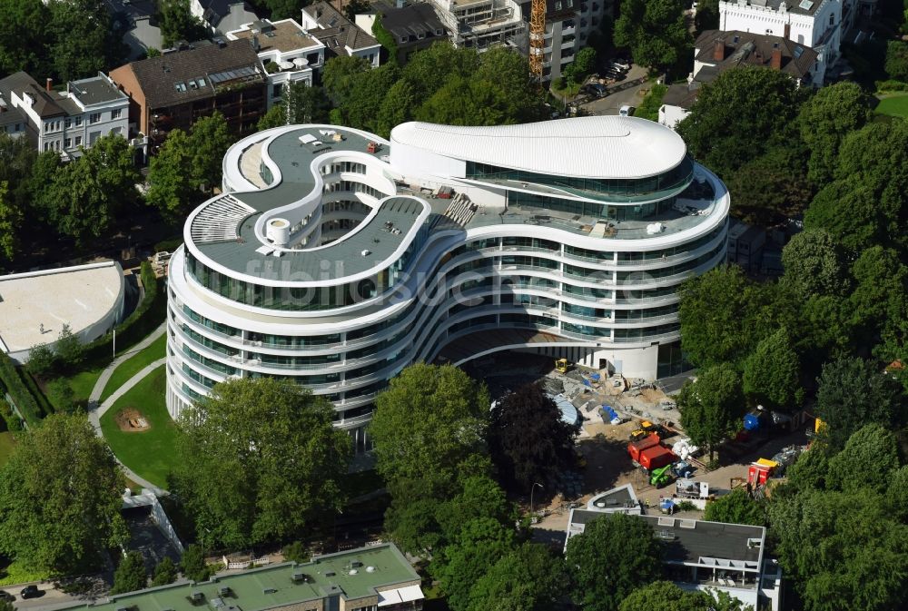 Hamburg von oben - Baustelle zum Neubau der Hotelanlage Luxushotel The Fontenay an der Außenalster im Stadtteil Rotherbaum in Hamburg