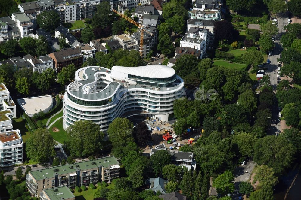 Luftbild Hamburg - Baustelle zum Neubau der Hotelanlage Luxushotel The Fontenay an der Außenalster im Stadtteil Rotherbaum in Hamburg