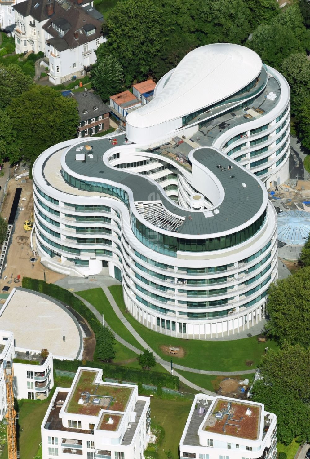 Hamburg von oben - Baustelle zum Neubau der Hotelanlage Luxushotel The Fontenay an der Außenalster im Stadtteil Rotherbaum in Hamburg