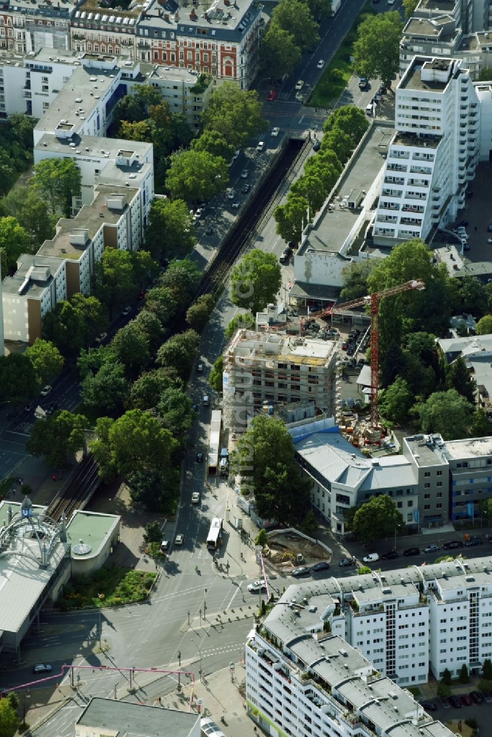 Luftaufnahme Berlin - Baustelle zum Neubau der Hotelanlage am Nollendorfplatz im Ortsteil Tempelhof-Schöneberg in Berlin, Deutschland