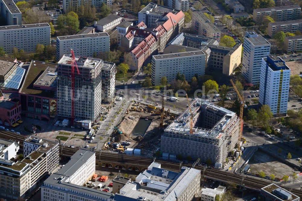 Berlin aus der Vogelperspektive: Baustelle zum Neubau der Hotelanlage The Student Hotel Berlin im Ortsteil Mitte in Berlin, Deutschland