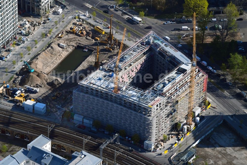 Berlin von oben - Baustelle zum Neubau der Hotelanlage The Student Hotel Berlin im Ortsteil Mitte in Berlin, Deutschland