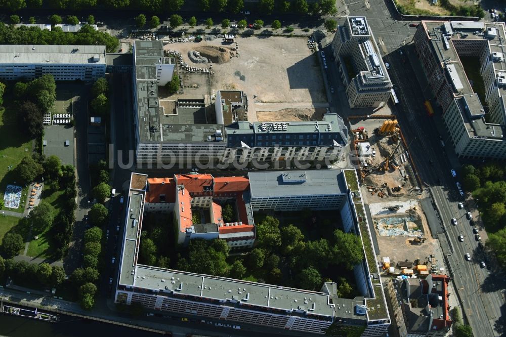 Luftaufnahme Berlin - Baustelle zum Neubau House of One im Ortsteil Mitte in Berlin, Deutschland