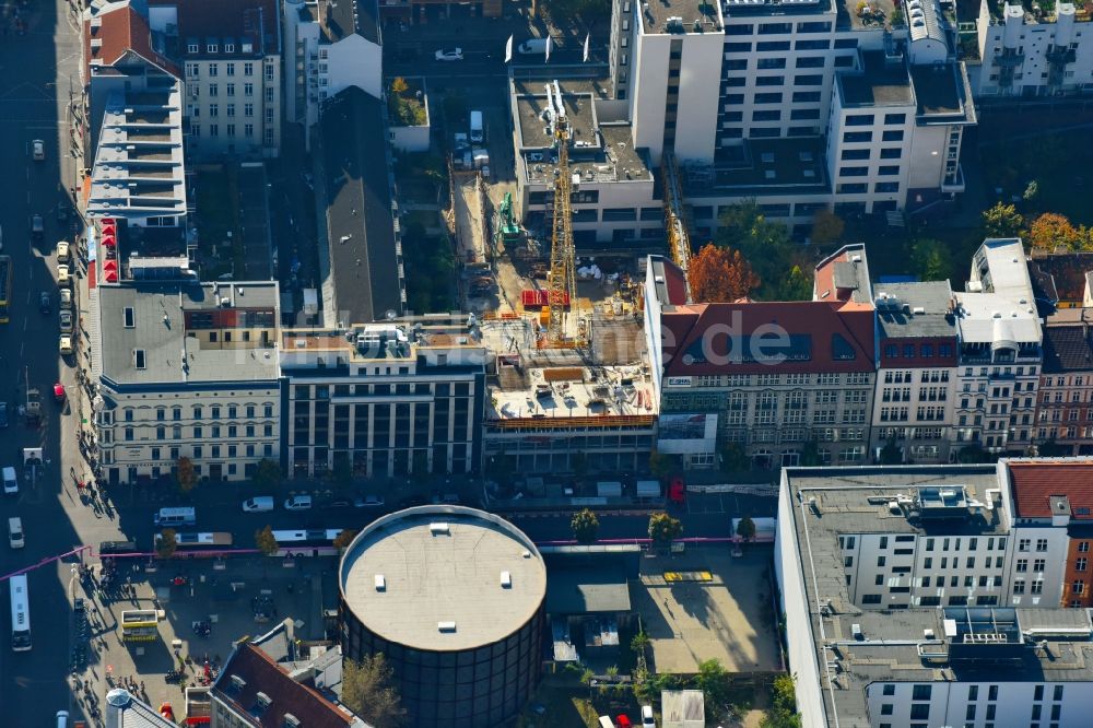 Berlin aus der Vogelperspektive: Baustelle zum Neubau der IDEAL Versicherung AG Aktiengesellschaft an der Zimmerstraße im Ortsteil Mitte in Berlin, Deutschland