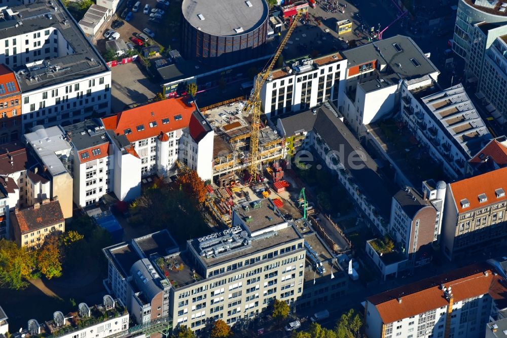 Berlin von oben - Baustelle zum Neubau der IDEAL Versicherung AG Aktiengesellschaft an der Zimmerstraße im Ortsteil Mitte in Berlin, Deutschland