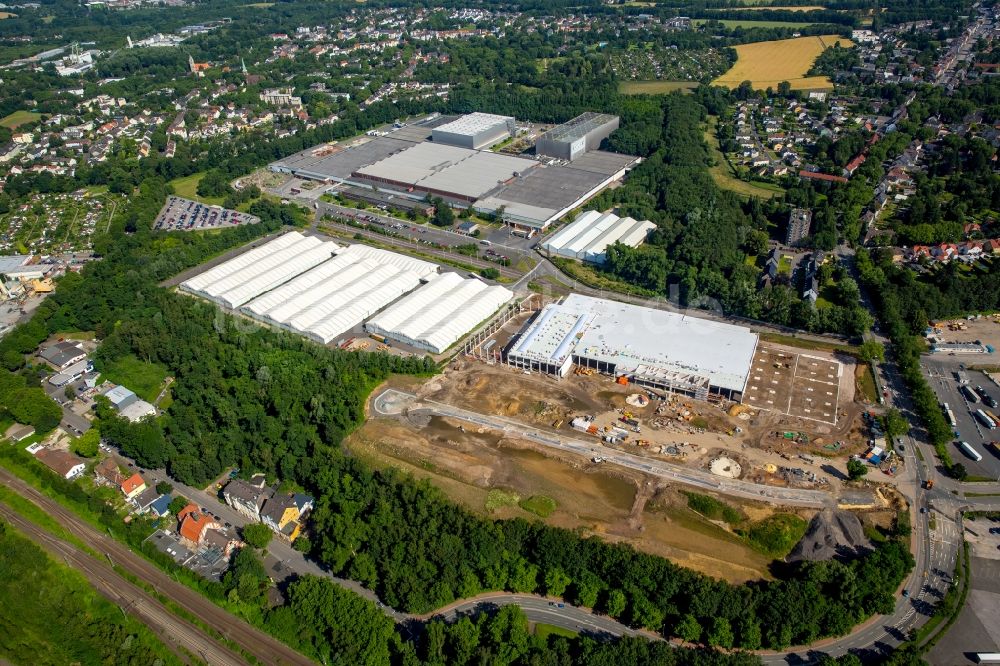 Bochum aus der Vogelperspektive: Baustelle zum Neubau von Industriehallen am Entwicklungsgebiet der Industriebrache Opel-Werke III in Langendreer in Bochum im Bundesland Nordrhein-Westfalen