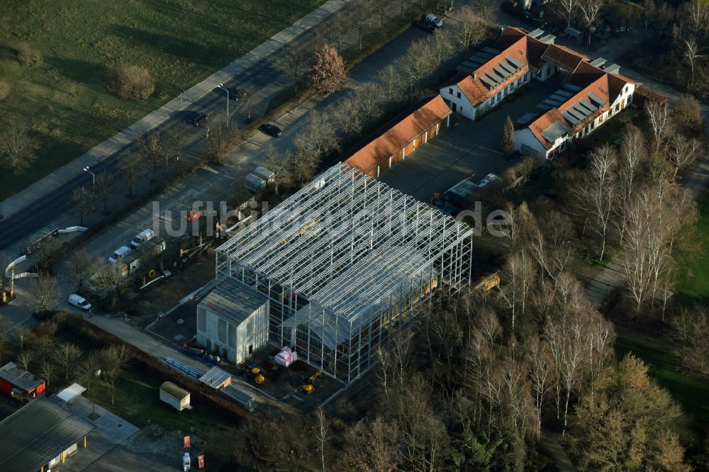 Berlin aus der Vogelperspektive: Baustelle zum Neubau eines Informations Pavillions zu IGA 2017 an der Eisenacher Straße im Stadtteil Marzahn in Berlin