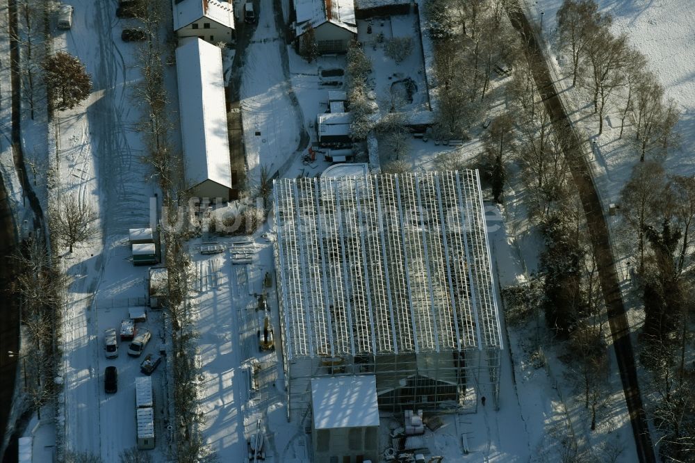 Luftaufnahme Berlin - Baustelle zum Neubau eines Informations Pavillions zu IGA 2017 an der Eisenacher Straße im Stadtteil Marzahn in Berlin