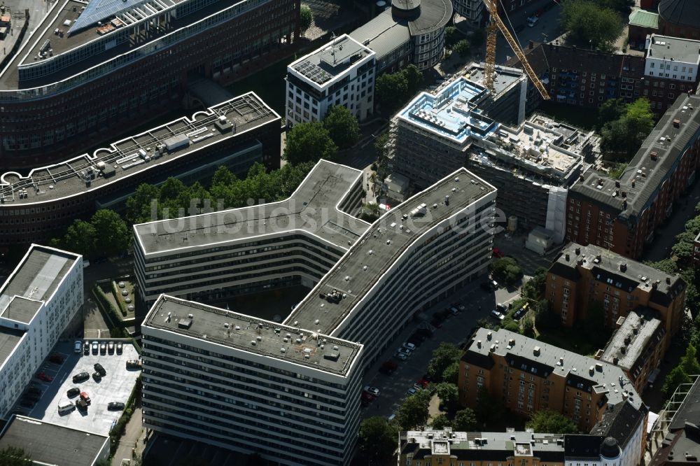 Hamburg aus der Vogelperspektive: Baustelle zum Neubau des Innenstadt Wohnquartiers City Living am Alten Steinweg im Stadtteil Neustadt in Hamburg